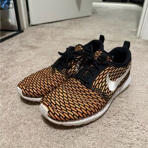 Nike Roshe Black & Orange
